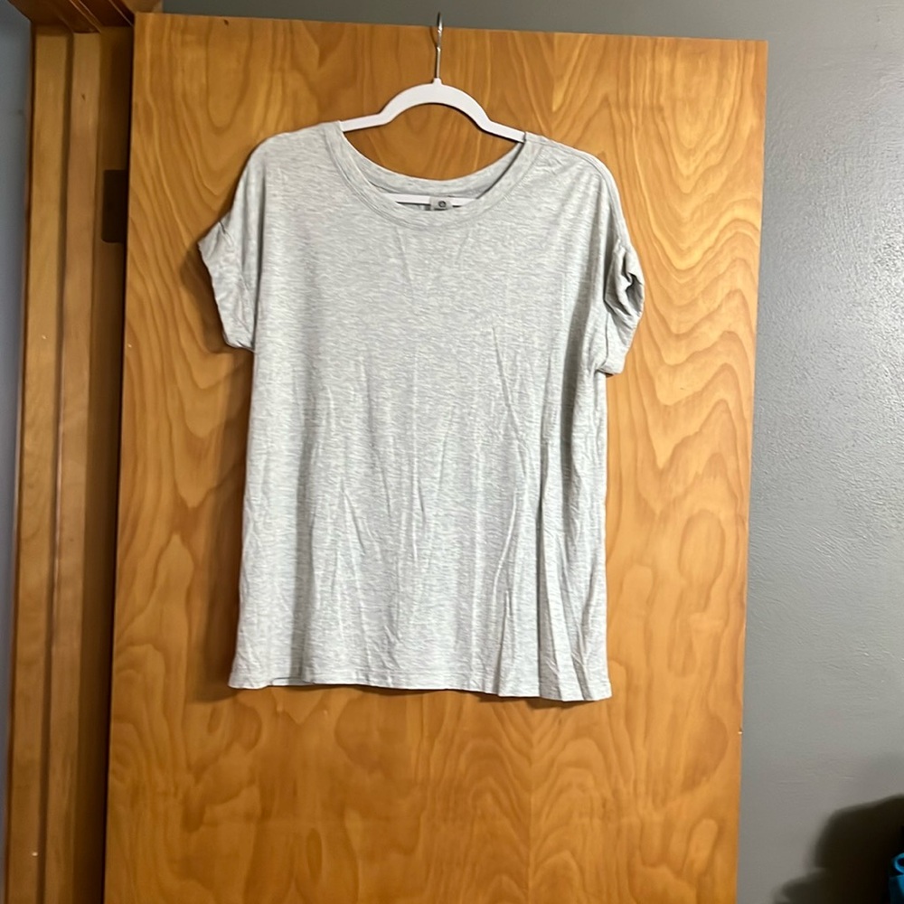 Mono B cuffed tee size small   NWOT